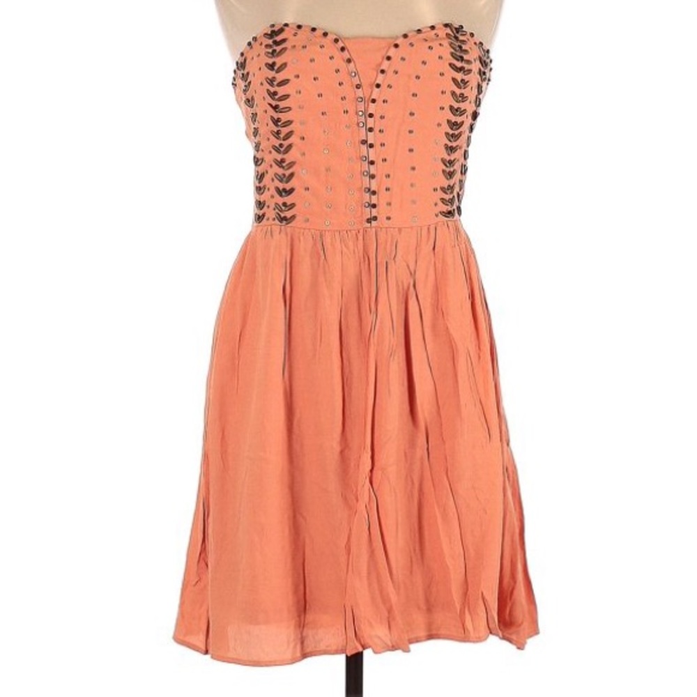 Romeo & Juliet NEW Peach Strapless Gold embellished Dress Size Small. NWT